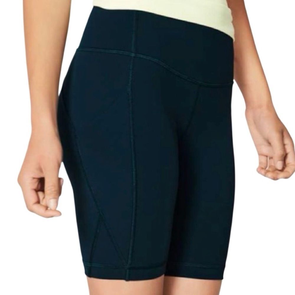 Lululemon Sweat Your Heart Out Short 8” inseam Submarine Size 6